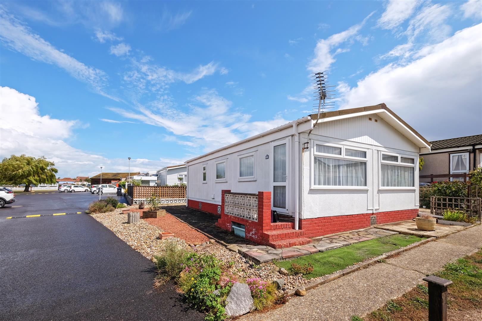 1 Bed, 1 Bath Property For Sale in Seasalter Lane, Seasalter, CT5 4BZ